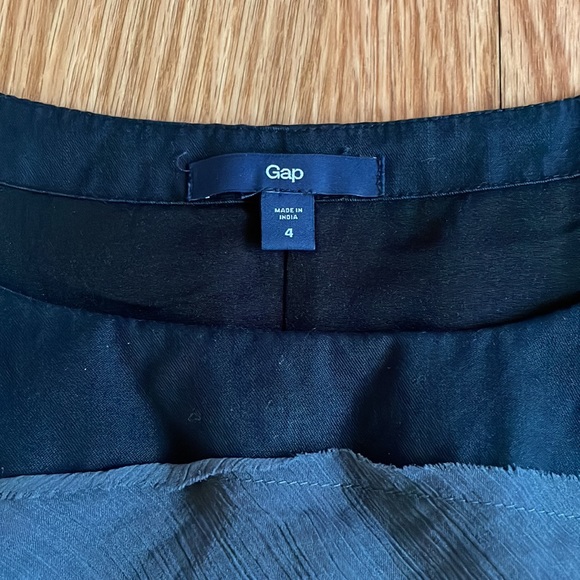 GAP Dress - Picture 2 of 2